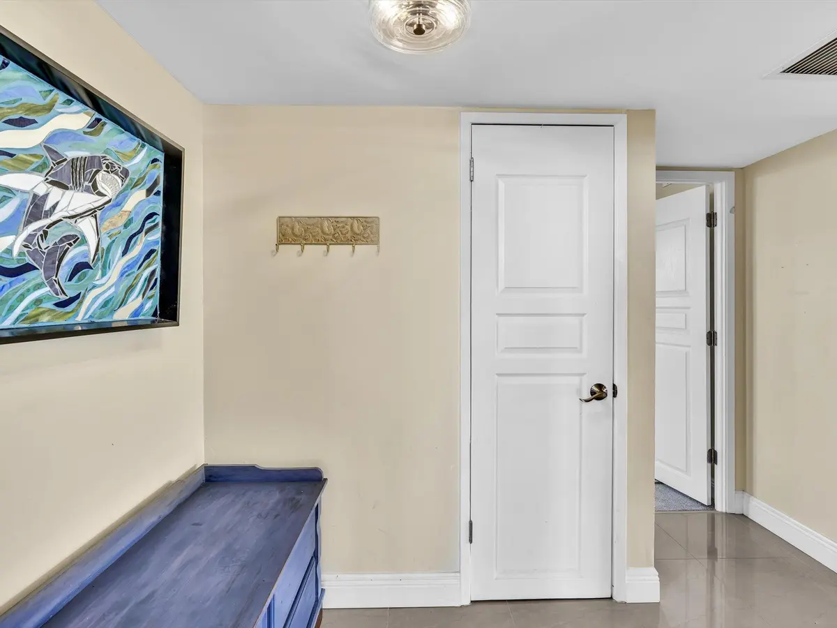 Unit Foyer at 605 OAKS Drive 810, Pompano Beach