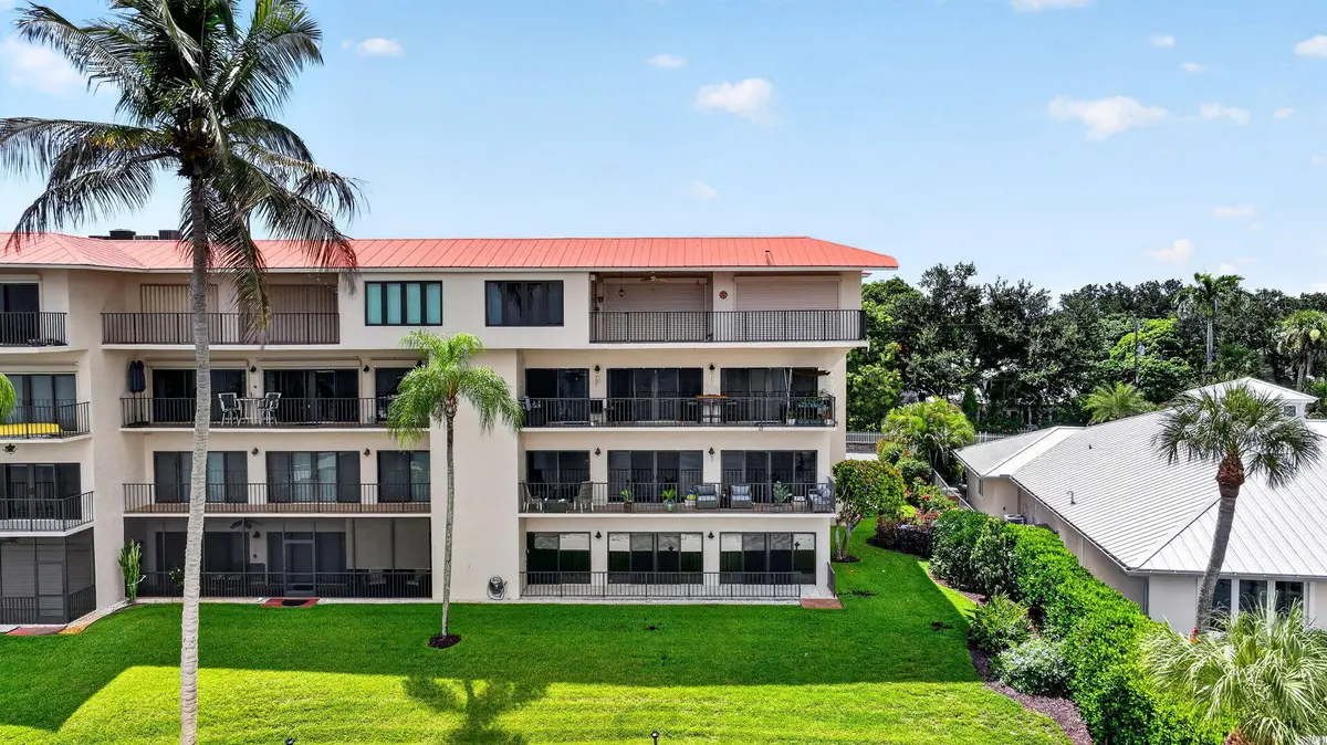 78-web-or-mls-DJI_20260703033650_0072_D at 624 SW St Lucie Crescent 208, Stuart