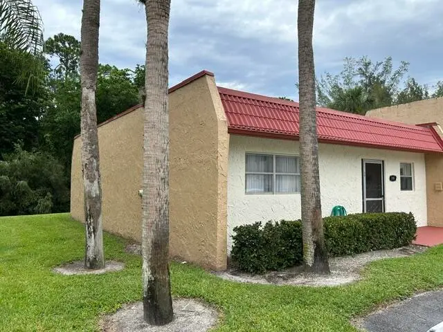 Villa side view at 248 Lake Dora Drive, West Palm Beach