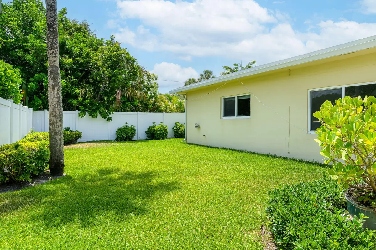 50-web-or-mls-photo-50 at 1000 NW 5TH Street, Boca Raton