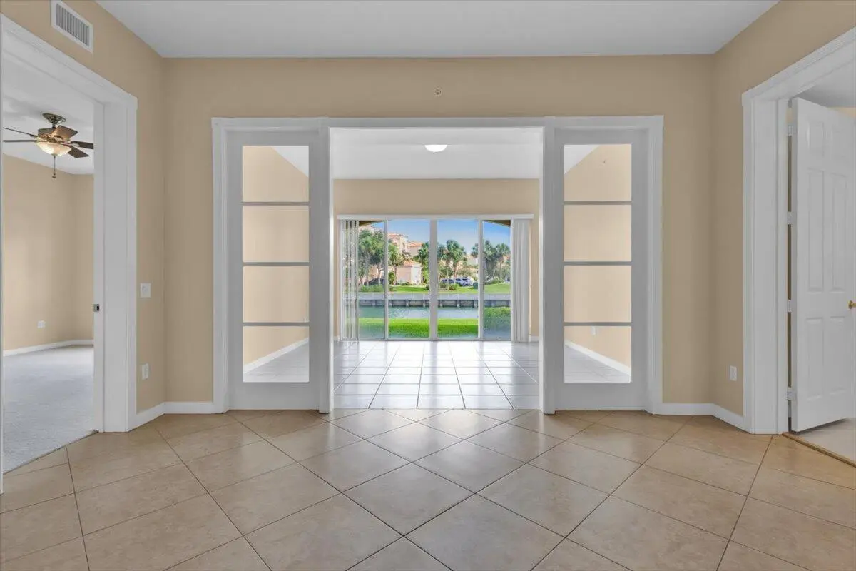 27-GG3A0142 at 5 HARBOUR ISLE Drive 103 Garage option, Fort Pierce