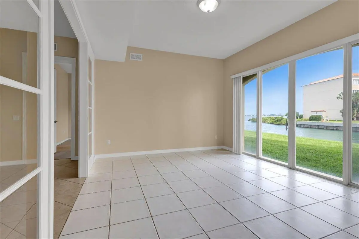 31-GG3A0154 at 5 HARBOUR ISLE Drive 103 Garage option, Fort Pierce