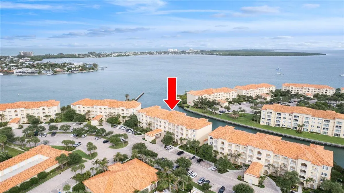 1-5 at 5 HARBOUR ISLE Drive 103 Garage option, Fort Pierce