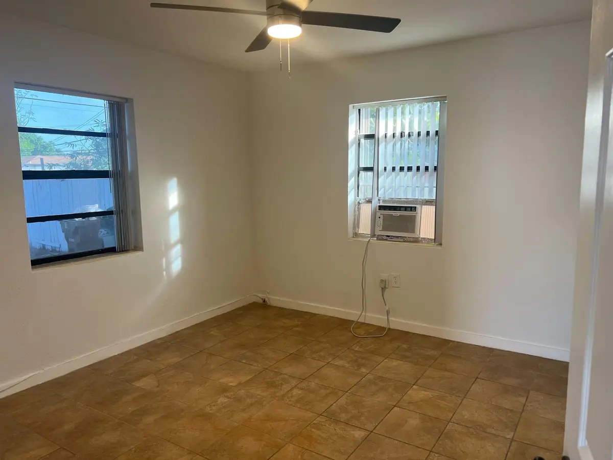 1202 bedroom at 1202 S M Street, Lake Worth Beach