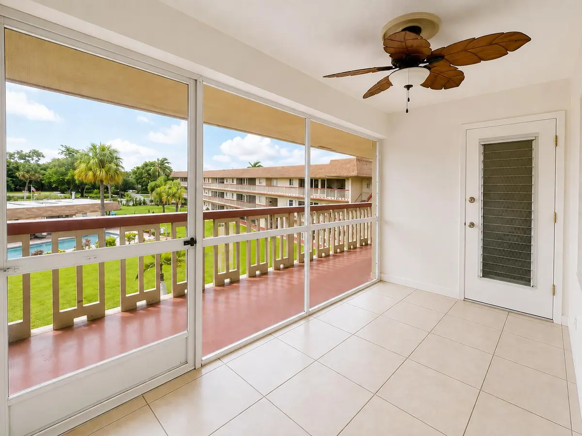 99D57C5B-9605-45F3-A015-C202323D8020 at 5300 WASHINGTON Street S313, Hollywood