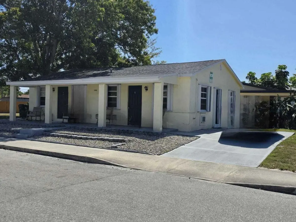 1202 ext w at 1202 S M Street, Lake Worth Beach