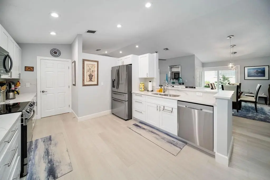 Photo 5 at 9846 Harbour Lake Circle, Boynton Beach
