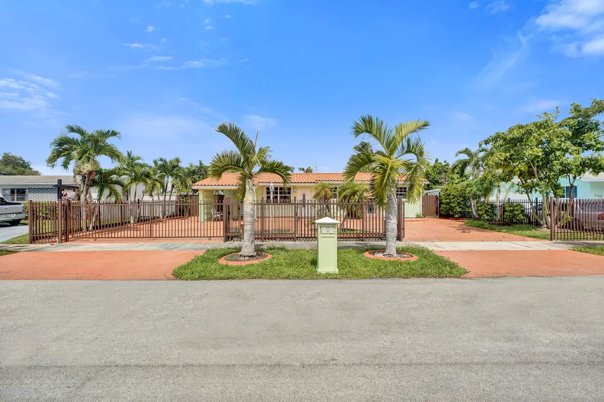 DSC00349 at 3311 SW 105th Court, Miami