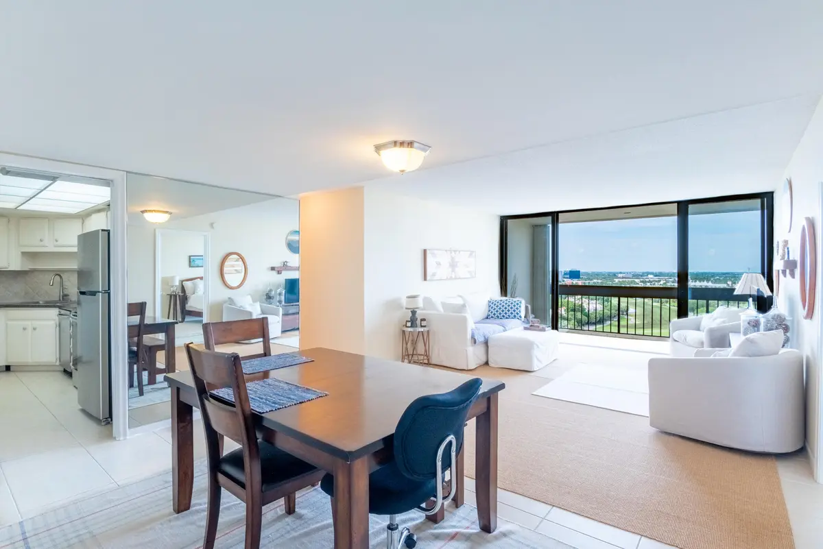 © Clark- 2400 Presidential Way 1505-001 at 2400 PRESIDENTIAL Way 1505, West Palm Beach