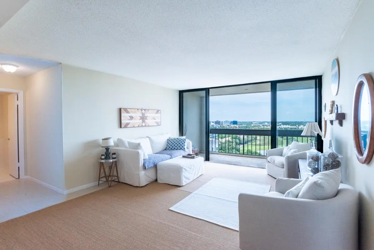 © Clark- 2400 Presidential Way 1505-002 at 2400 PRESIDENTIAL Way 1505, West Palm Beach