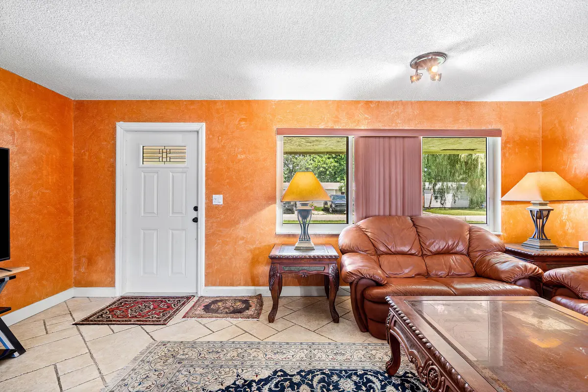 008-5811Southwest53rdTerrace-Davie-FL-33 at 5811 SW 53RD Terrace, Davie