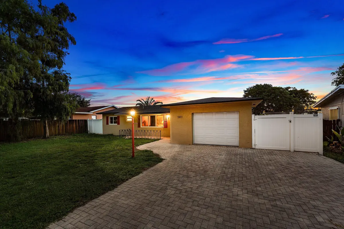 002-5811Southwest53rdTerrace-Davie-FL-33 at 5811 SW 53RD Terrace, Davie