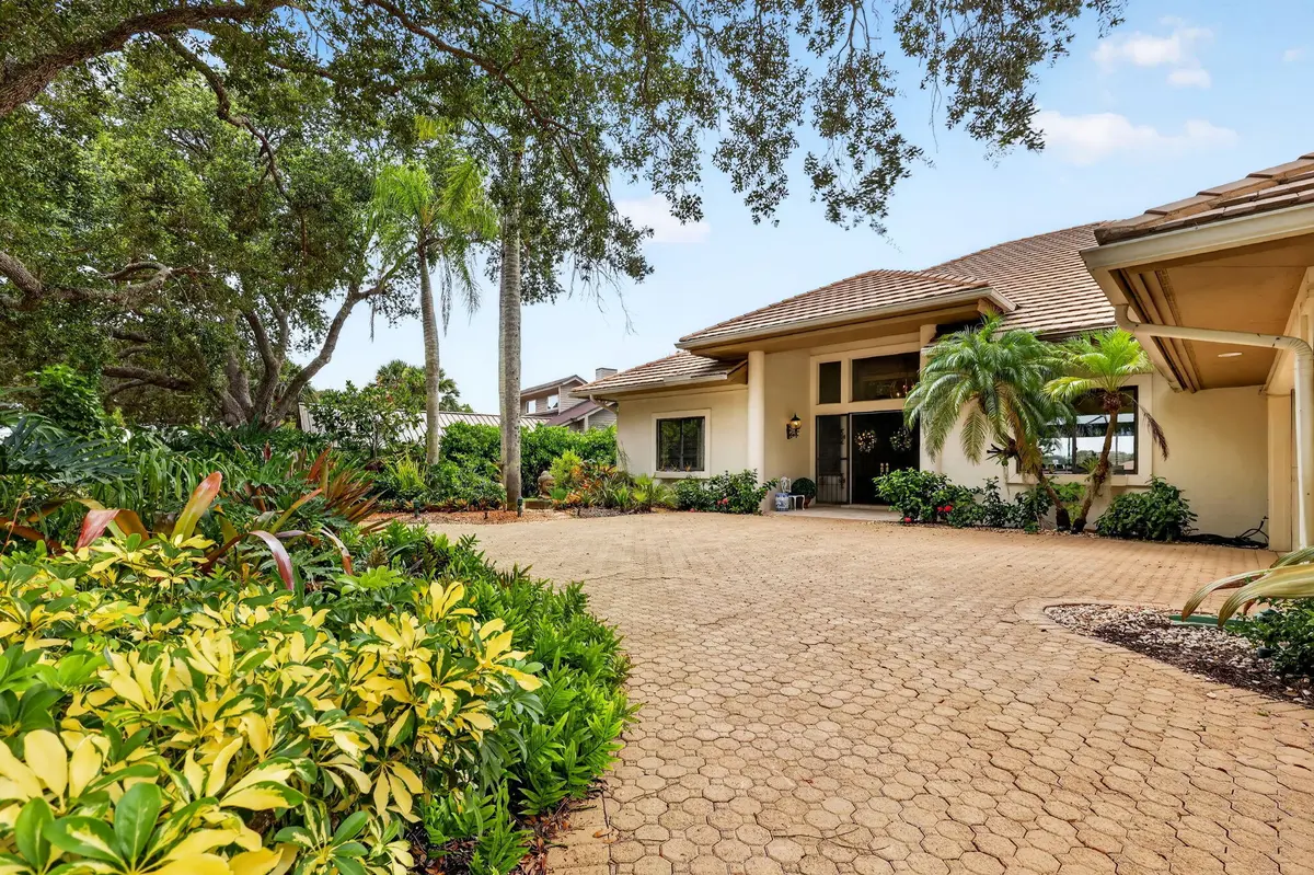 6-web-or-mls-5P1A2757 at 6460 SE Winged Foot Drive, Stuart