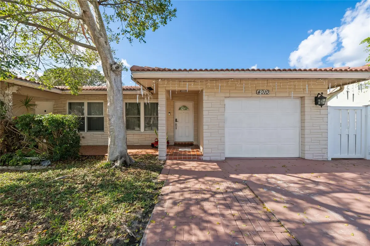 Photo 3 at 4010 CORAL SPRINGS Drive, Coral Springs