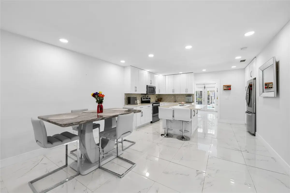 Photo 7 at 4010 CORAL SPRINGS Drive, Coral Springs