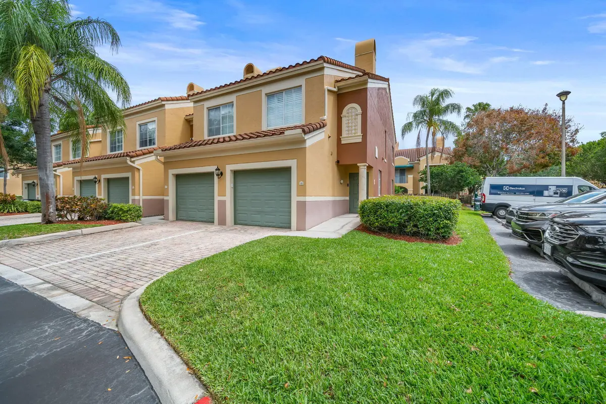2-web-or-mls-DSC07127 at 11789 Saint Andrews Place 106, Wellington