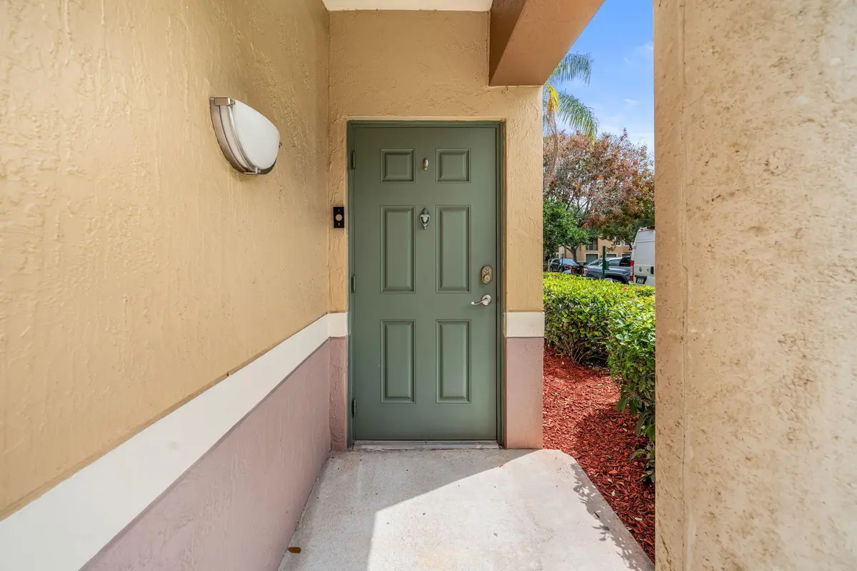 3-web-or-mls-DSC07133 at 11789 Saint Andrews Place 106, Wellington