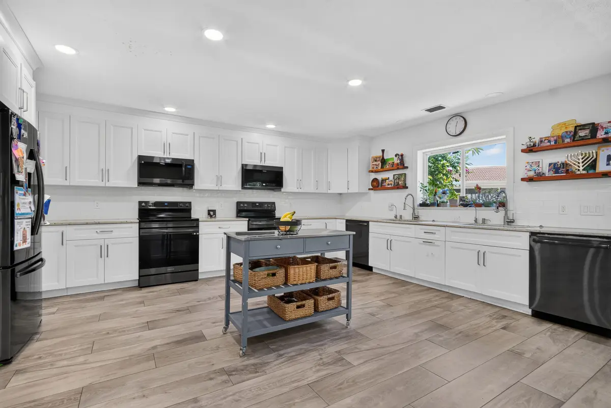 9404 NW 37th Ct _013 at 9404 NW 37TH Court, Coral Springs