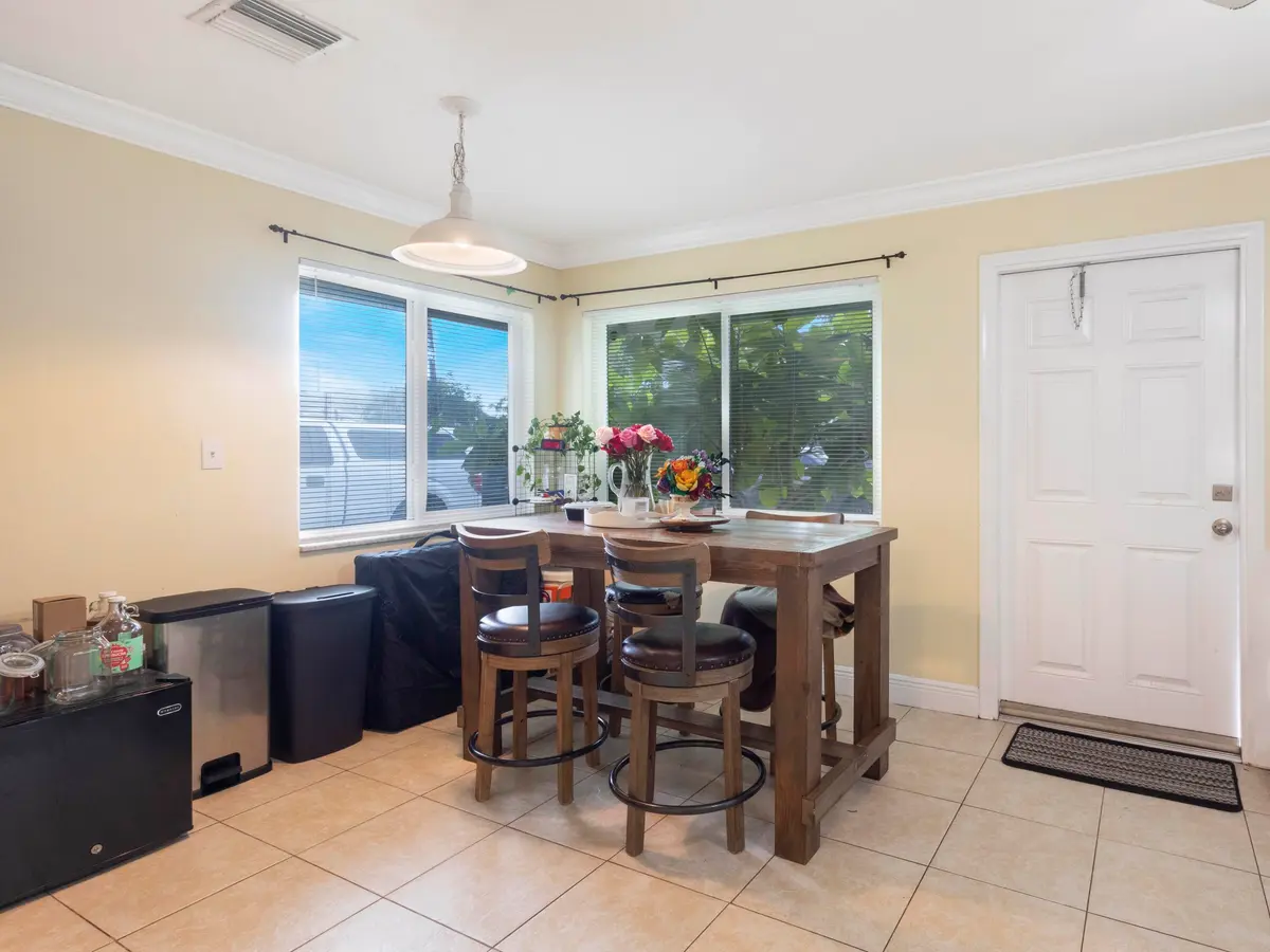 Dining at 1680 NE 34TH Lane, Oakland Park