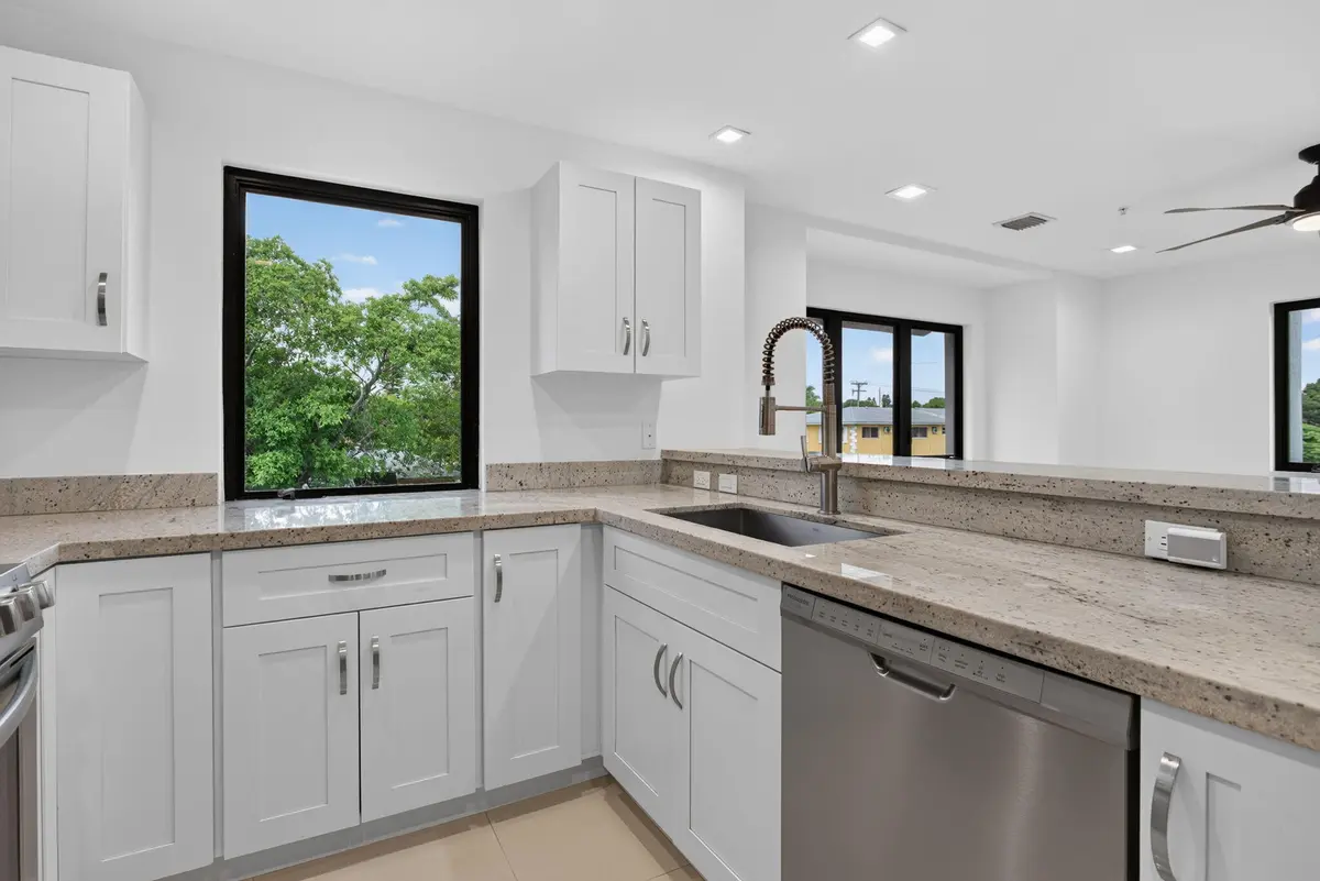 12-web-or-mls-444-3157 at 444 NW 41ST Street, Oakland Park
