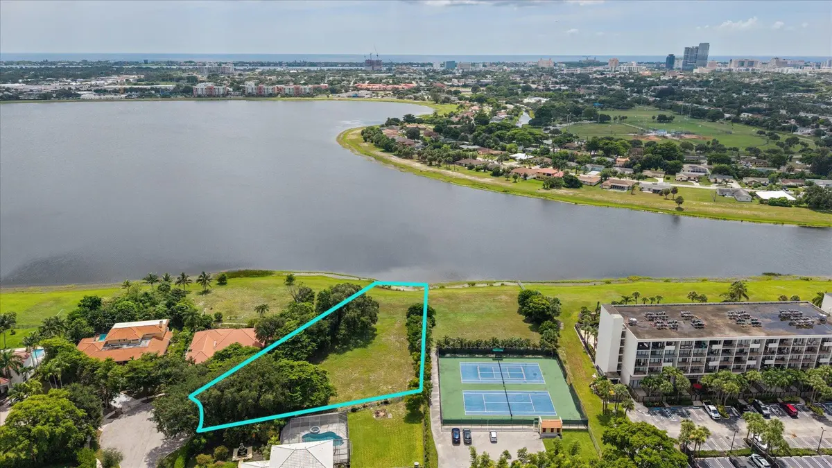 07-Bowes-10 Sunningdale Cir-7 at 10 Sunningdale Circle, West Palm Beach