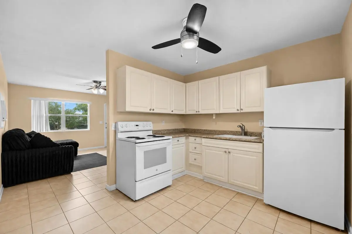 415 Fleming Ave – Single Family Home at 415 FLEMING Avenue, Greenacres
