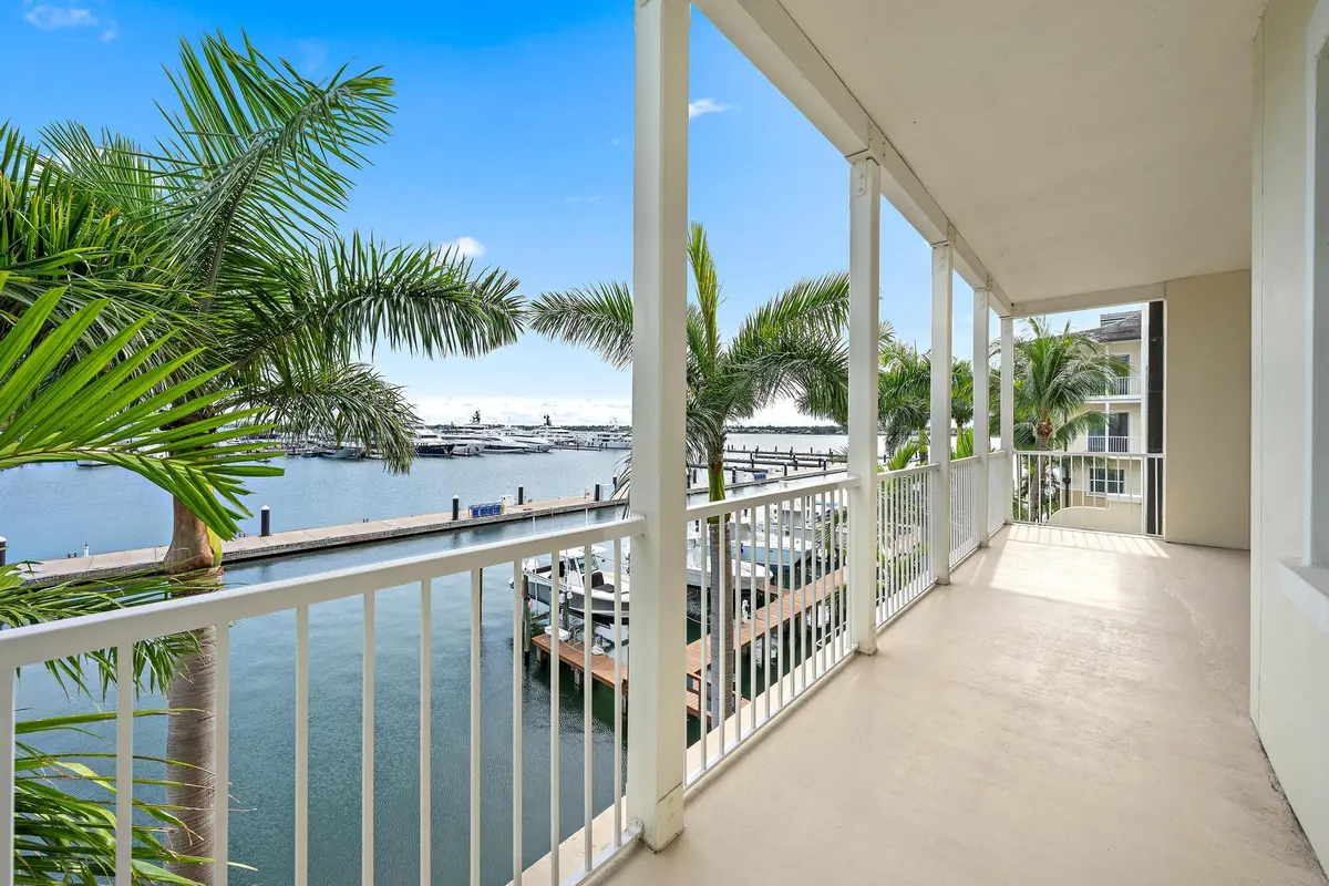 3920 N Flagler Dr 301-2 at 3920 N Flagler Drive 301, West Palm Beach