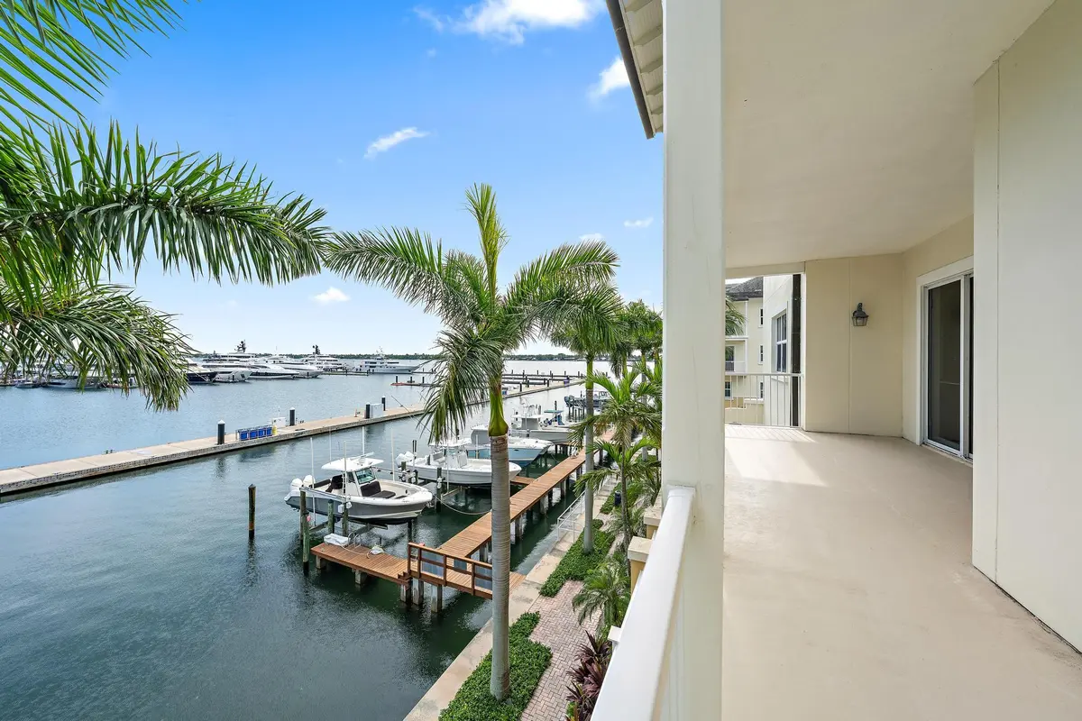 3920 N Flagler Dr 301-3 at 3920 N Flagler Drive 301, West Palm Beach