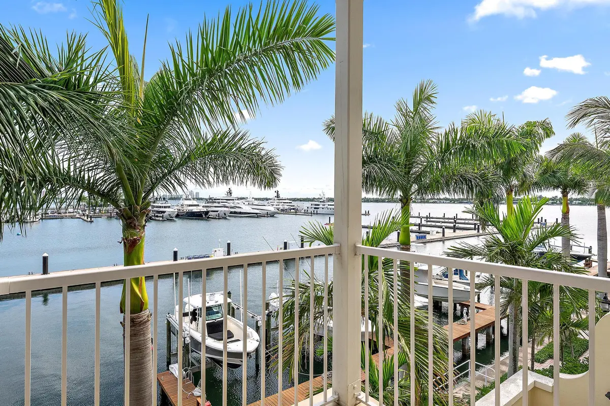 3920 N Flagler Dr 301-5 at 3920 N Flagler Drive 301, West Palm Beach