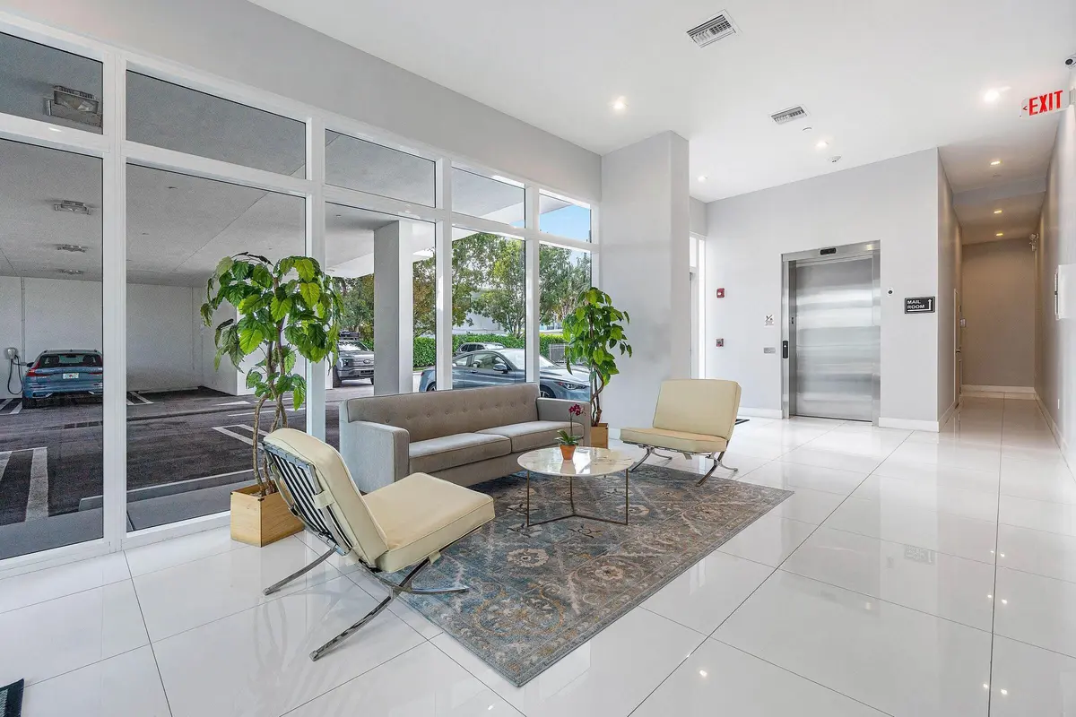 20241125134757688183000000-o at 1 S PALMWAY 203, Lake Worth Beach