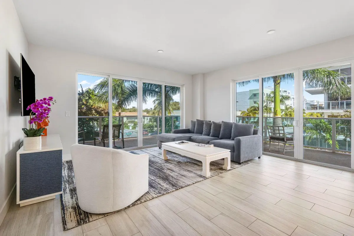 20241125134800855917000000-o at 1 S PALMWAY 203, Lake Worth Beach