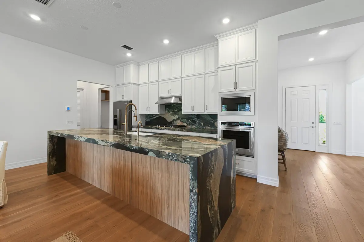 Kitchen 3 at 10799 STELLAR Circle, Palm Beach Gardens