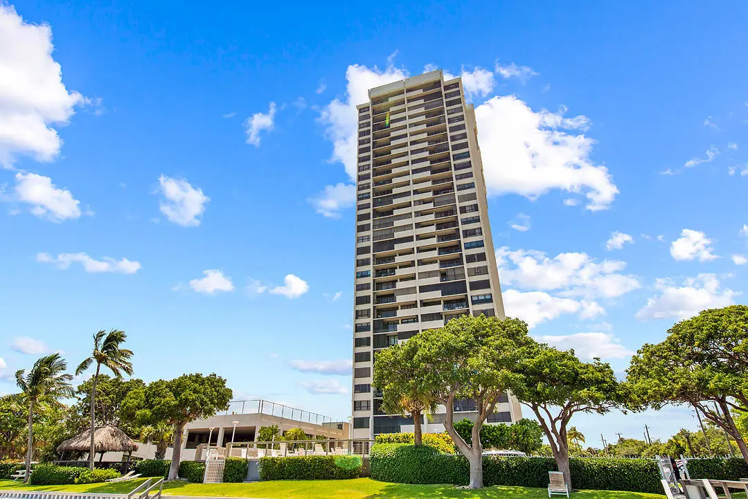 PBH Rear at 5600 N Flagler Drive 2202, West Palm Beach