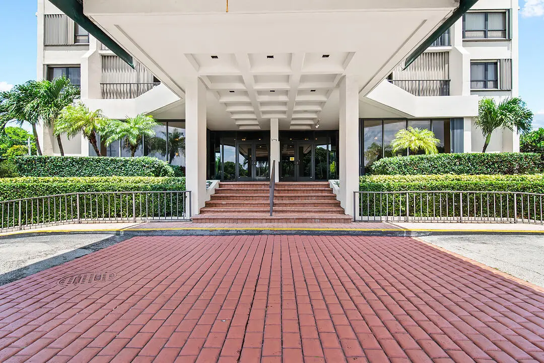 PBH Front at 5600 N Flagler Drive 2202, West Palm Beach