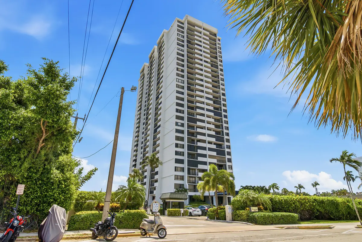 5600-N-FLAGLER-DR-2202-33407-002 at 5600 N Flagler Drive 2202, West Palm Beach