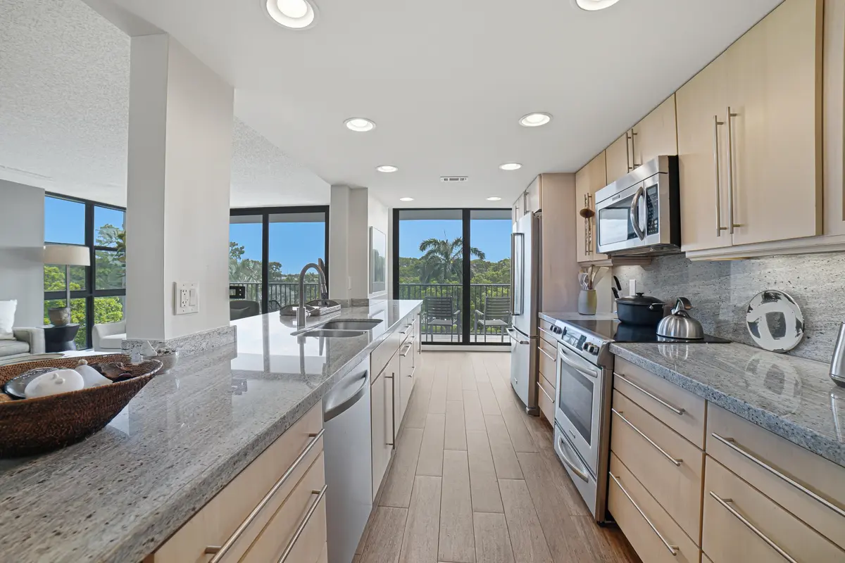 Kitchen at 1101 RIVER REACH Drive 410, Fort Lauderdale