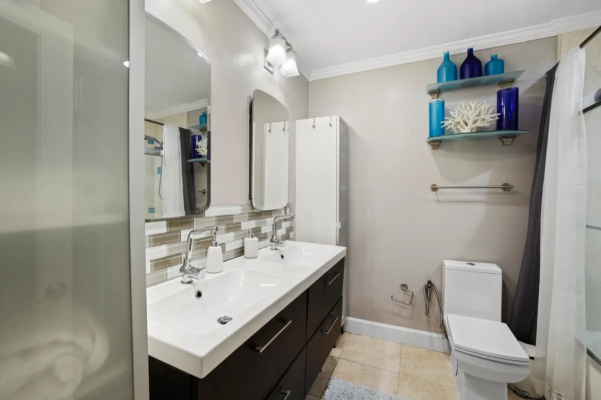 Bathroom at 7 Middlesex Drive, Wilton Manors