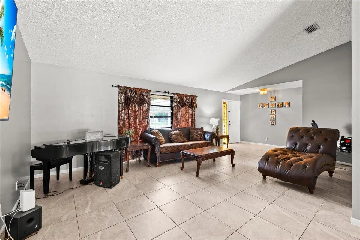 08-424A9626 at 13482 Columbine Avenue, Wellington
