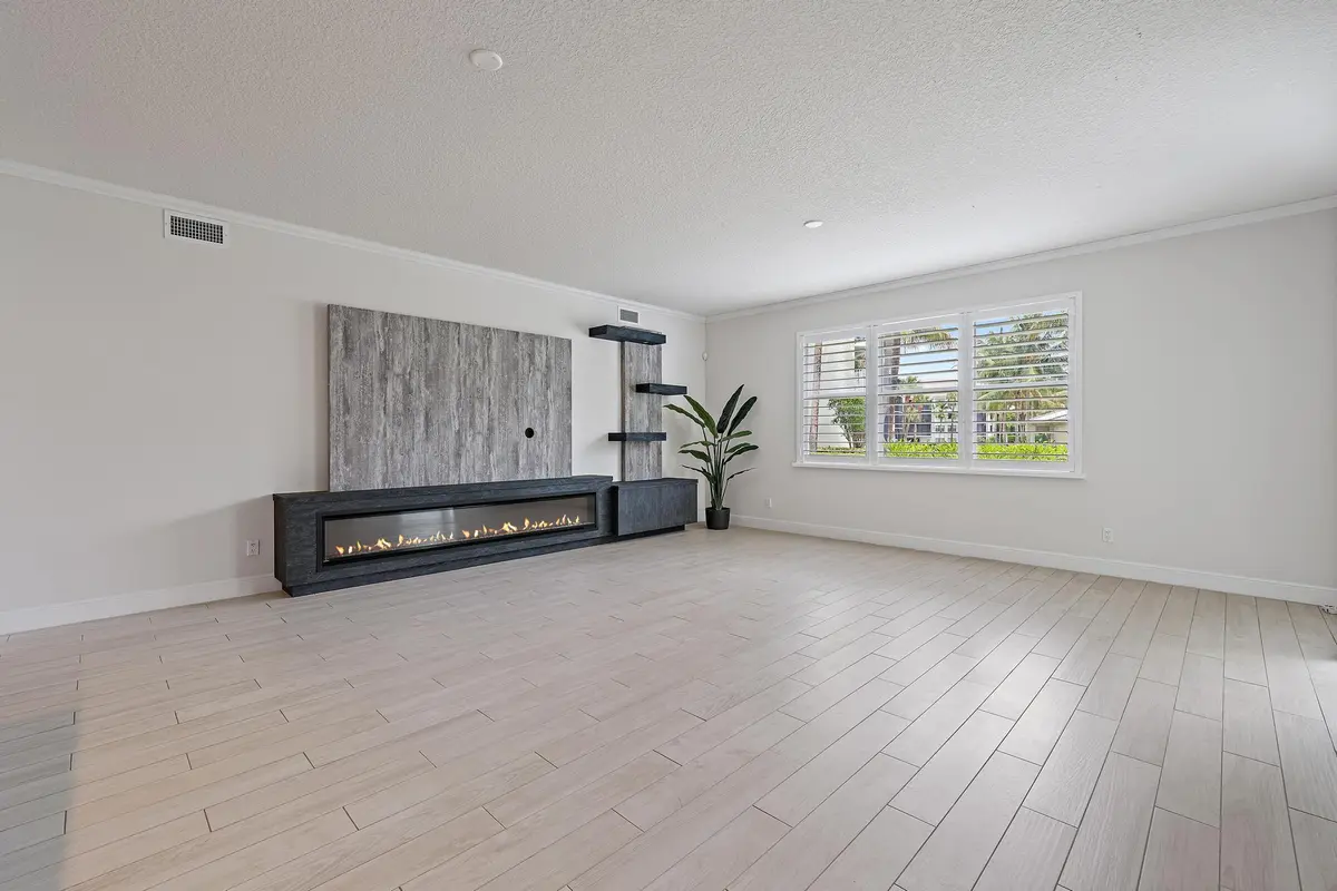 411 Bay Colony Dr N-16 at 411 Bay Colony Drive, Juno Beach