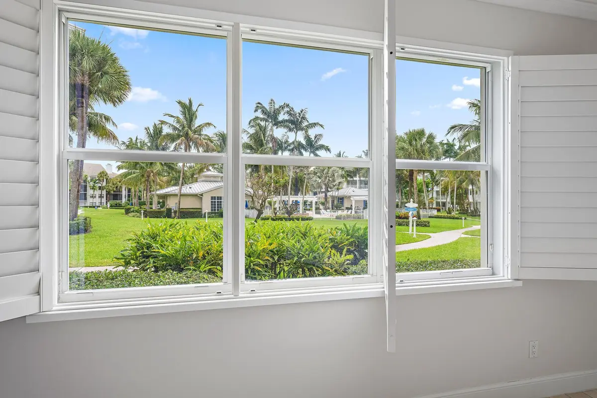 411 Bay Colony Dr N-17 at 411 Bay Colony Drive, Juno Beach