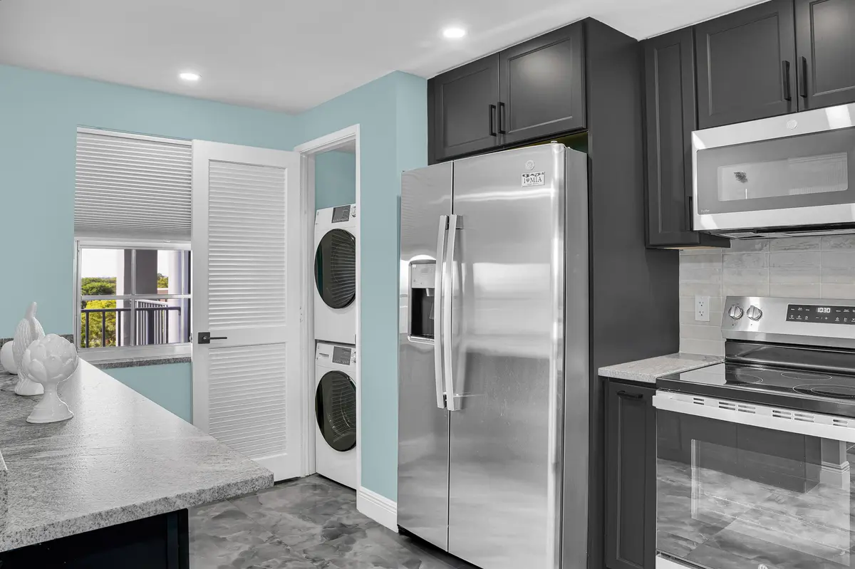 4015 W PALM AIRE_7 at 4015 W PALM AIRE Drive 704, Pompano Beach