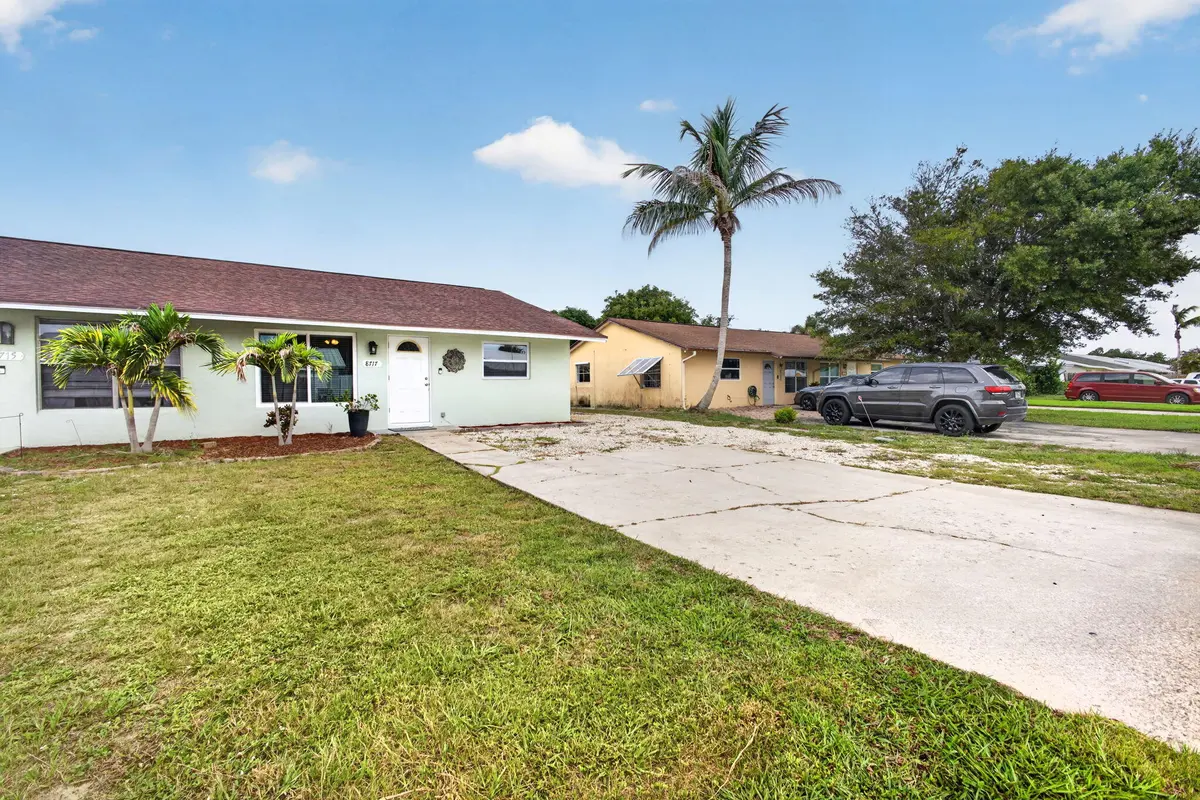 2-web-or-mls-5D1A3336 at 8717 SE SANDY Lane, Hobe Sound