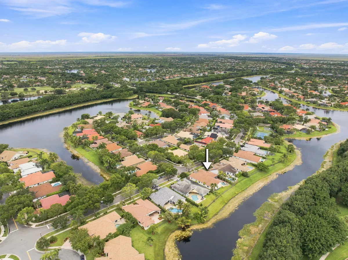 44-web-or-mls-845-bayside-ln at 845 Bayside Lane, Weston