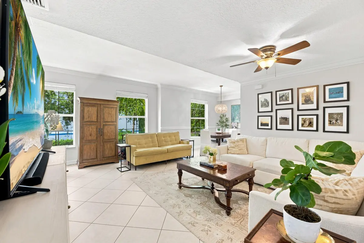 10_037__jjl1661_with_tv at 783 N Street, West Palm Beach