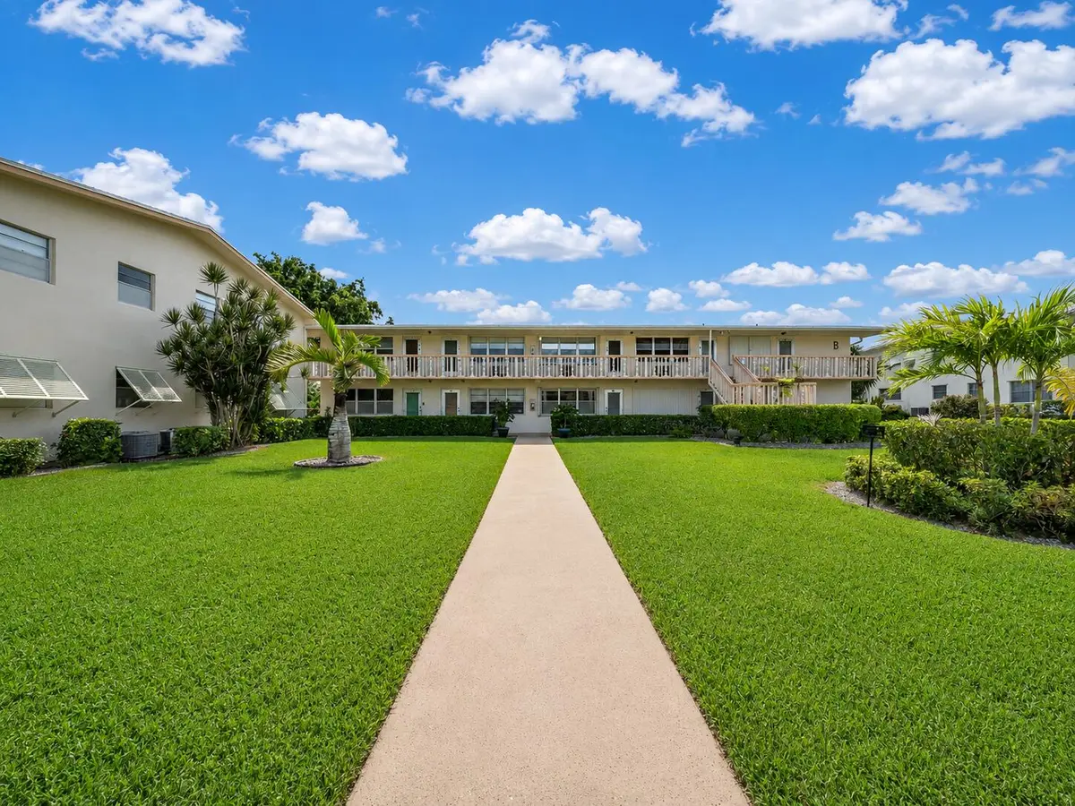 43 BERKSHIRE B, West Palm Beach, FL – photo 2