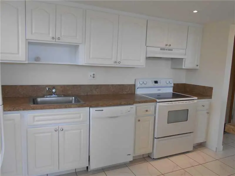 Kitchen at 2731 TAFT Street 309, Hollywood