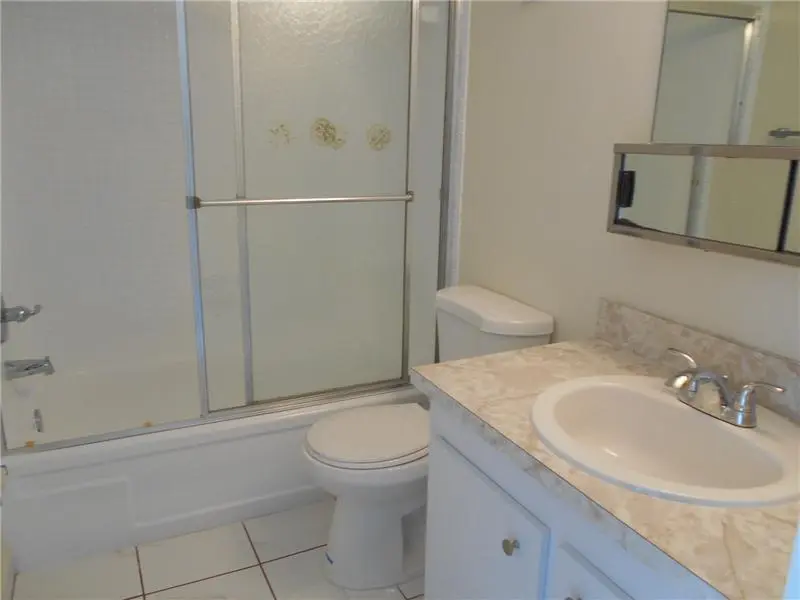 Bathroom 2 at 2731 TAFT Street 309, Hollywood