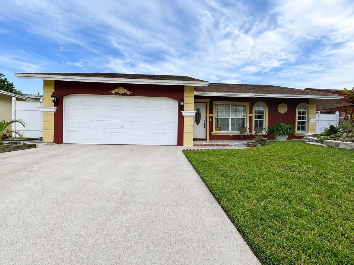 WhatsApp Image 2026-08-04 at 6.28.19 PM at 7526 SW 7th Court, North Lauderdale