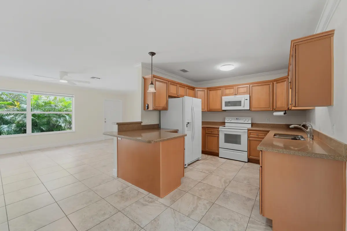 18966 SE Southgate Jupiter-6 at 18966 SE Southgate Drive, Jupiter