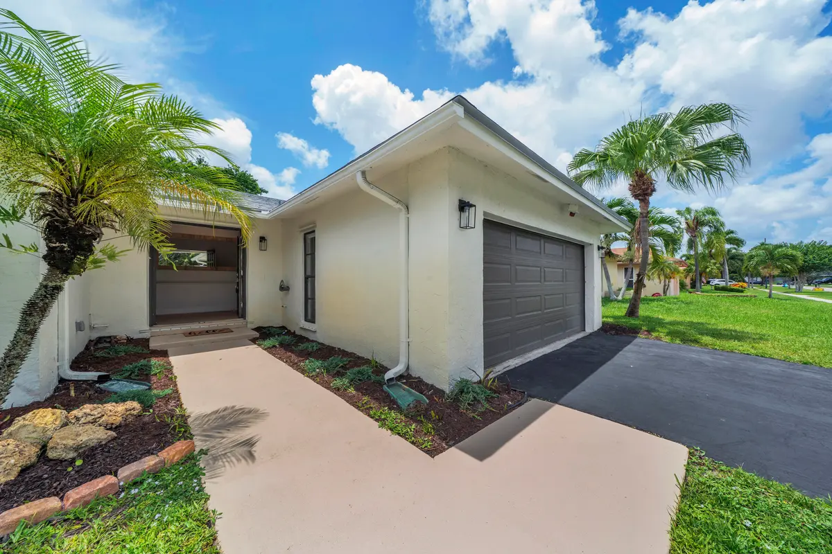 2 Entryway (1) at 4854 ACORN Drive, Boca Raton